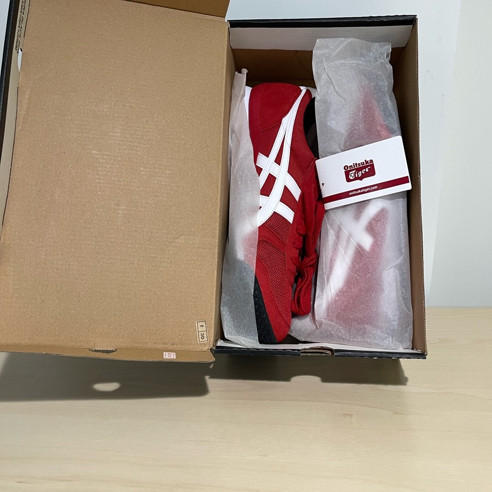 Onitsuka Tiger Black Shoe Box - Picture 2 of 12